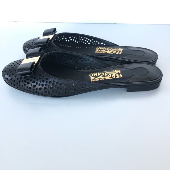 SALVATORE FERRAGAMO Emile LC Nero Laser Cut Leather Flats Mules Sz 8 1/2 B NWB - Picture 6 of 14